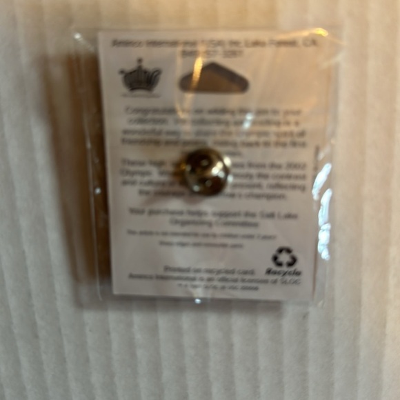 NWT Olympic Winter Games Salt Lake 2002 collectors pin snowflake design - Picture 2 of 4